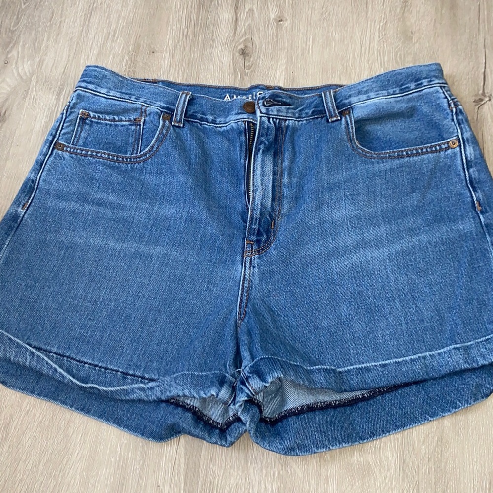 American eagle high waisted mom shorts